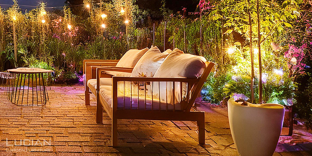 幻想的なカラーのライトアップ