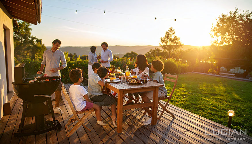 家族、子どもとリラックス…プールやBBQ、安心して遊べる空間へ