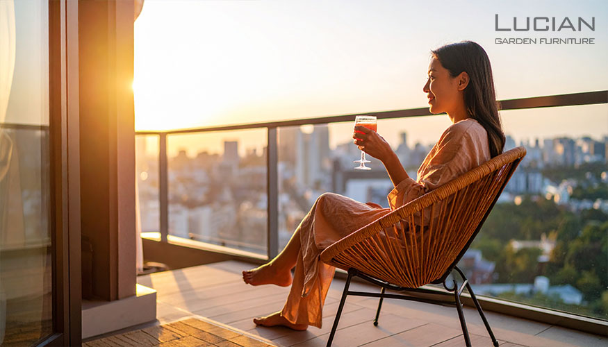 素材別・一人暮らし向けガーデンチェアの比較