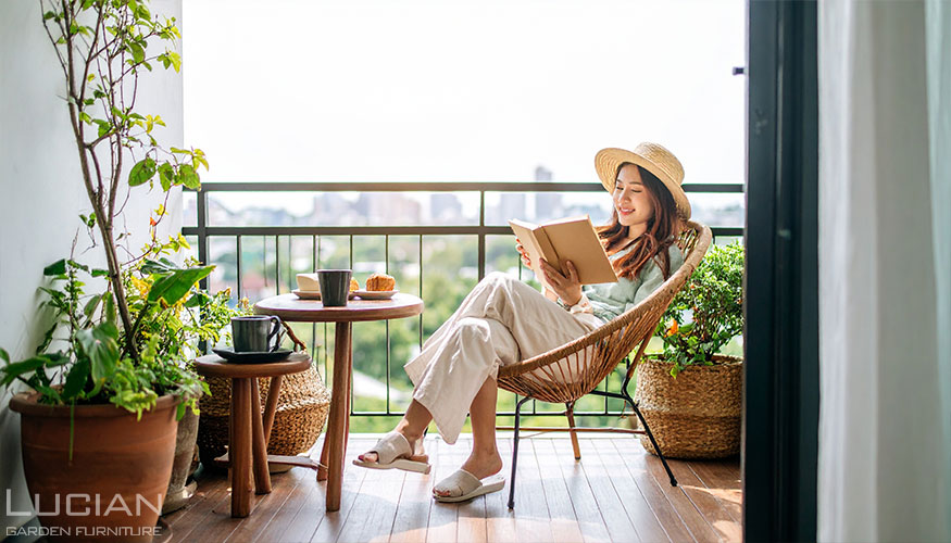 ガーデンチェアはひとり時間の最高のパートナー