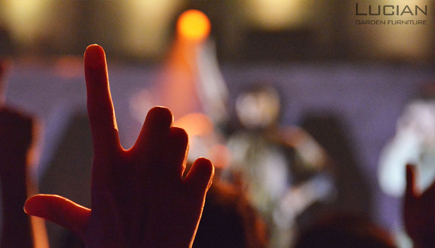 映像・グッズ鑑賞も「お庭シアター」で特別な体験に